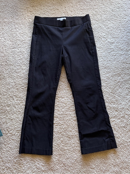 Valerie Stevens Pants - Valerie Stevens Black Flare-Leg Stretch Cropped Pants- 22” inseam